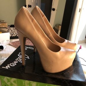 Steve Madden pumps